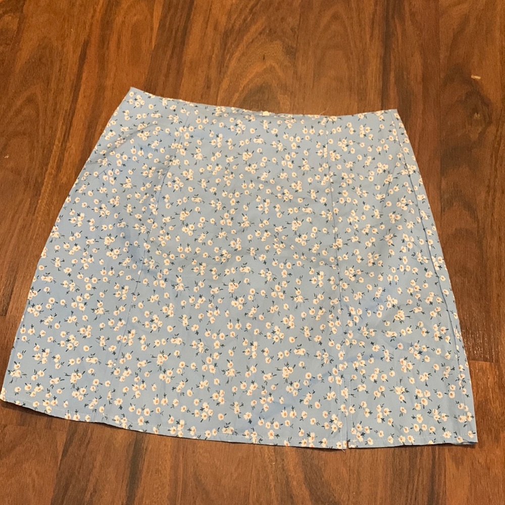 ROMWE size small skirt with small slit